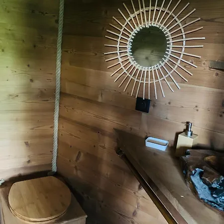 Luxury tent Dans Les Arbres De Valmo'insolite Valmorel